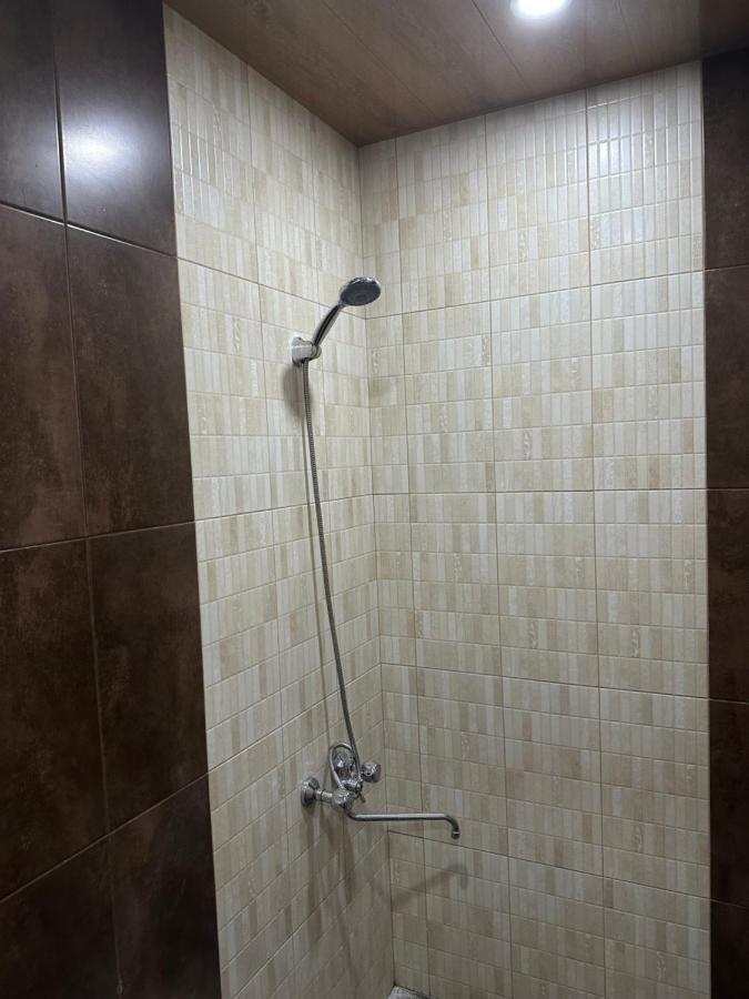 Favorit Hotel-Hostel Yerevan Exterior foto